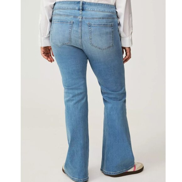 NWT Torrid Low Rise Flare Vintage Stretch Jean 22 - Picture 4 of 11
